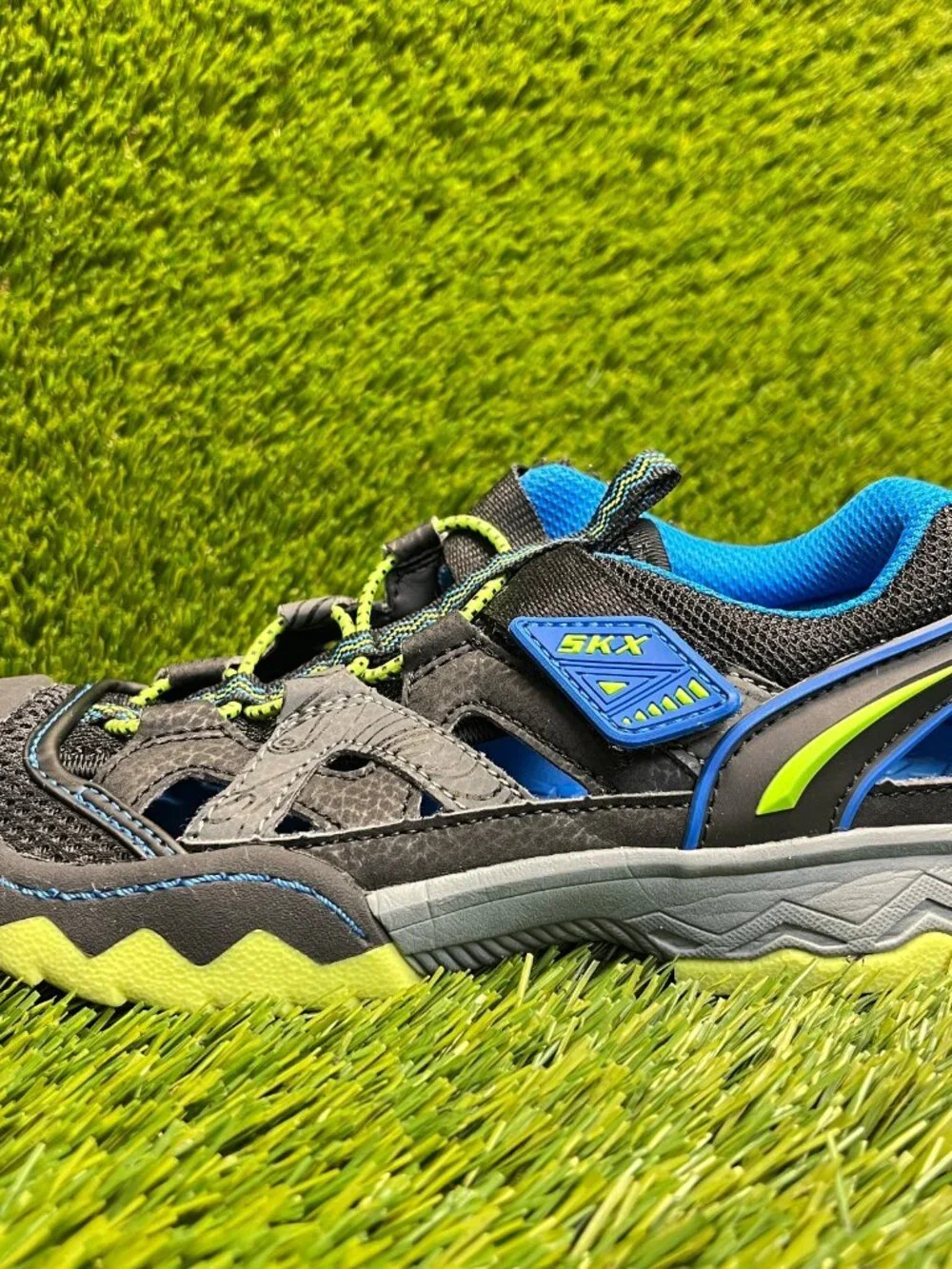 Skechers please review